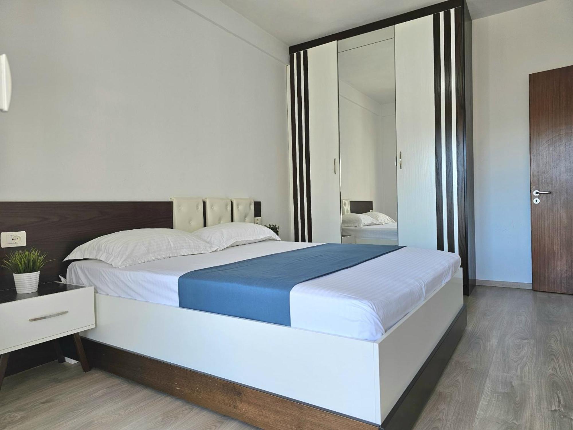 Celin Apartment Sarandë エクステリア 写真
