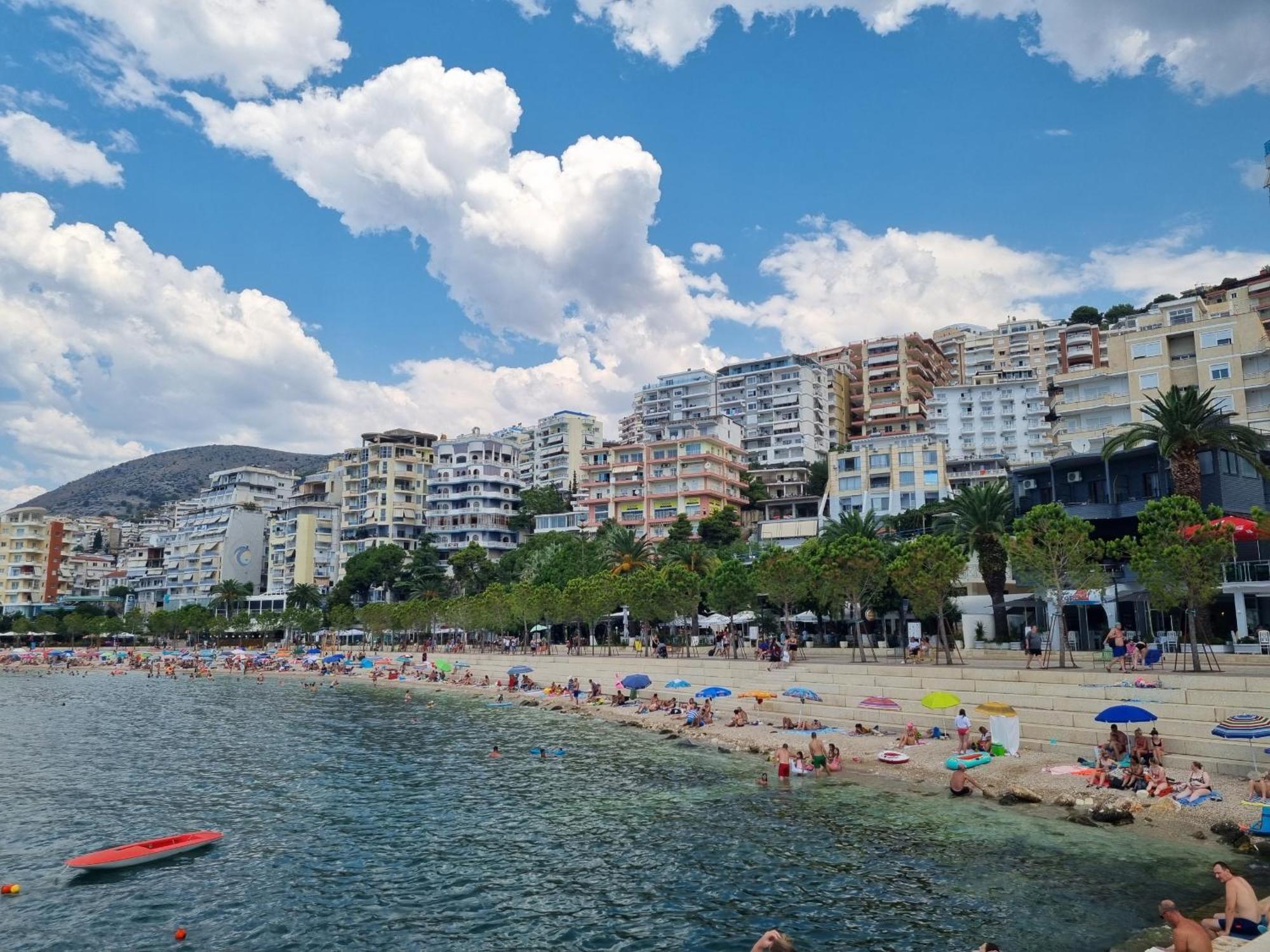 Celin Apartment Sarandë エクステリア 写真
