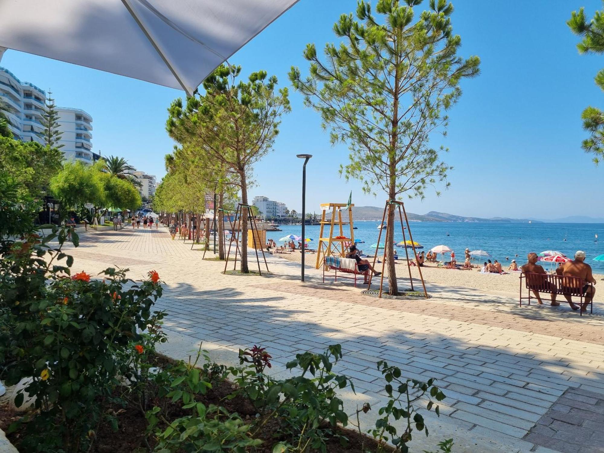 Celin Apartment Sarandë エクステリア 写真